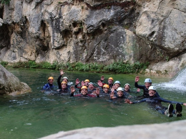 grupo en el barranco